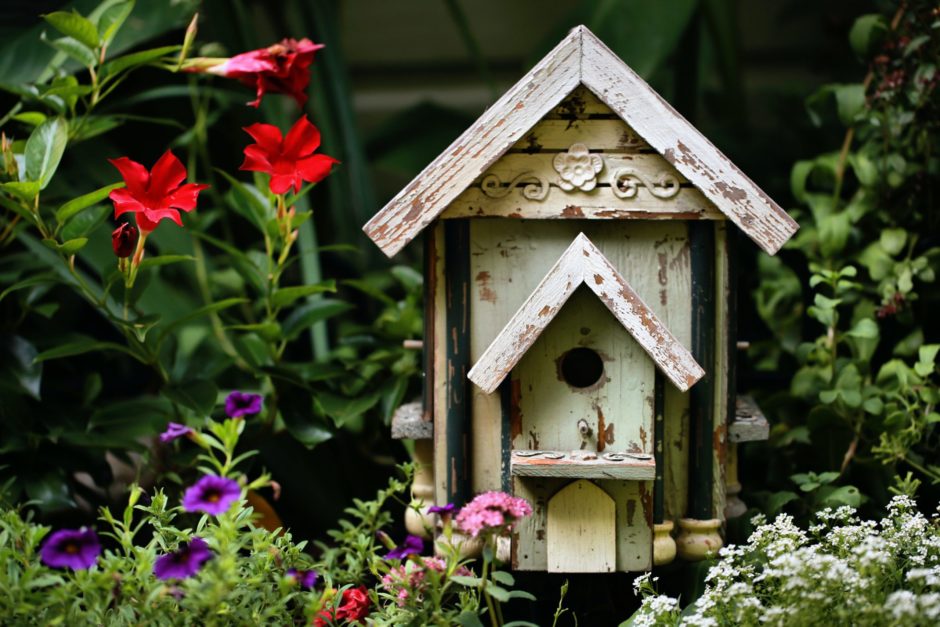 Birdhouse - lawn decoration ideas