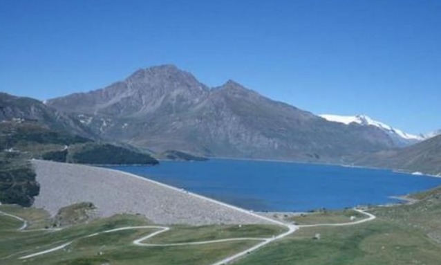 this is an image of Bara Pani lake at Deosai National Park