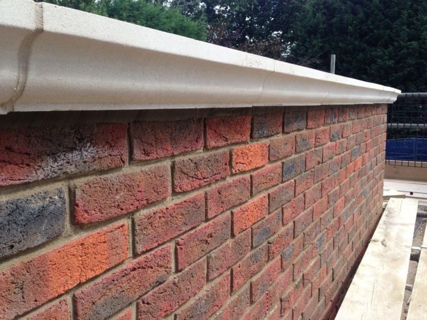 Plain parapet walls are one of the most common parapet wall designs in Pakistan.