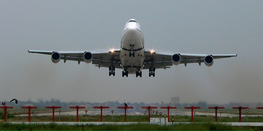 PIA 747 takes off at Lahore