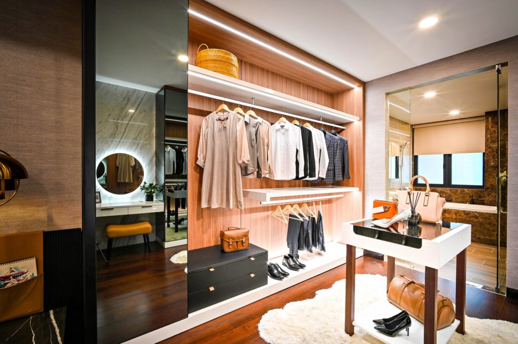 Spacious Wardrobes Always Add a Neater Look!