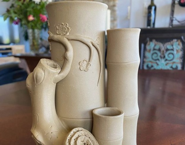 this is an image of sculpted vases which is one of latest home decor trends