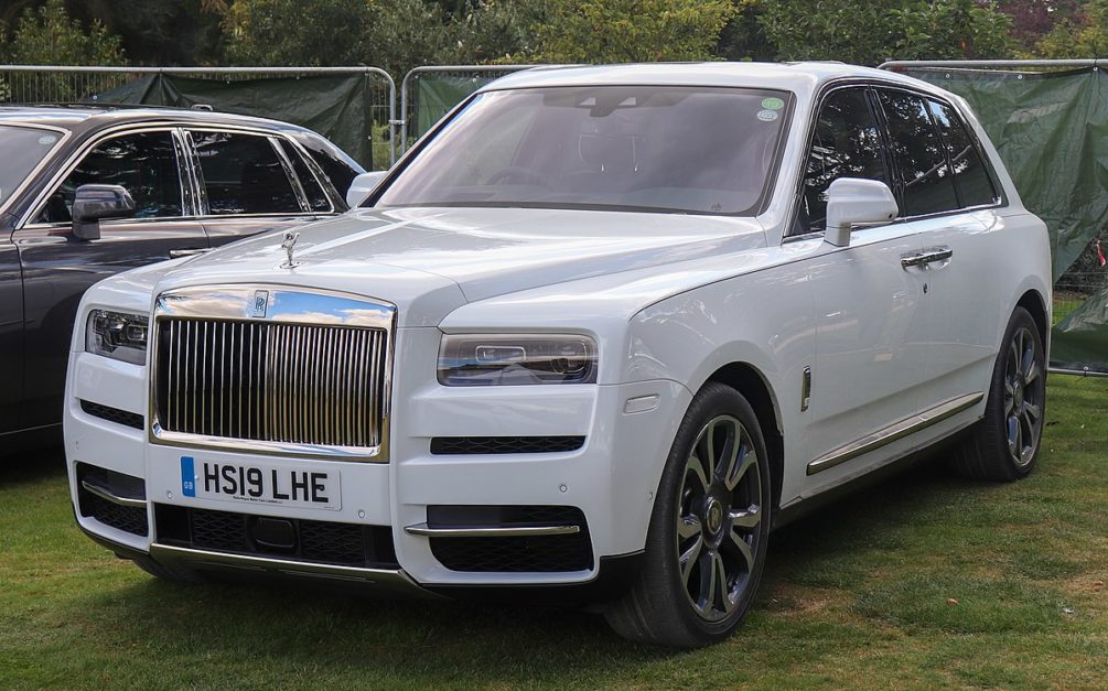 Rolls Royce Cullinan in white color